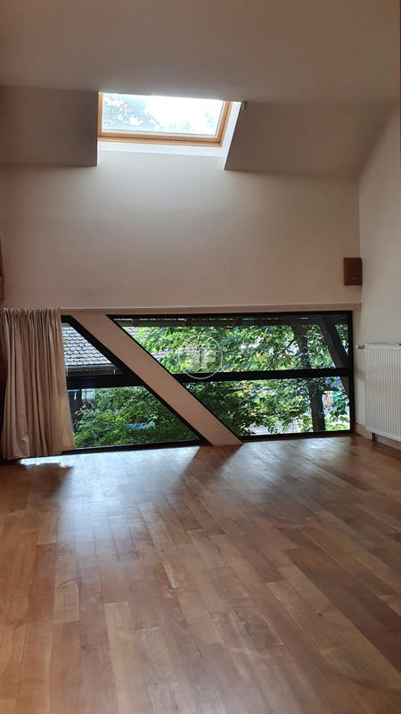 Maison - 256 m² - 8 pièces