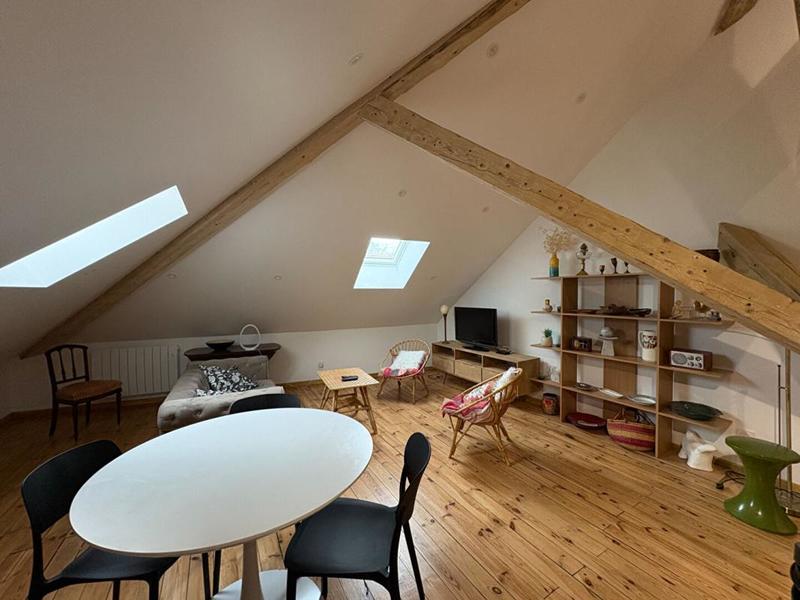 Appartement - 90 m² - 3 pièces