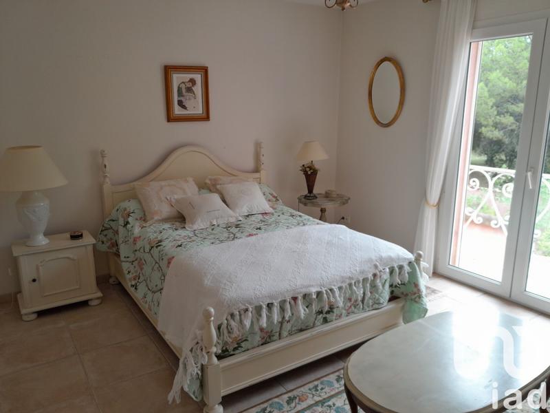 Maison - 665 m² - 10 pièces