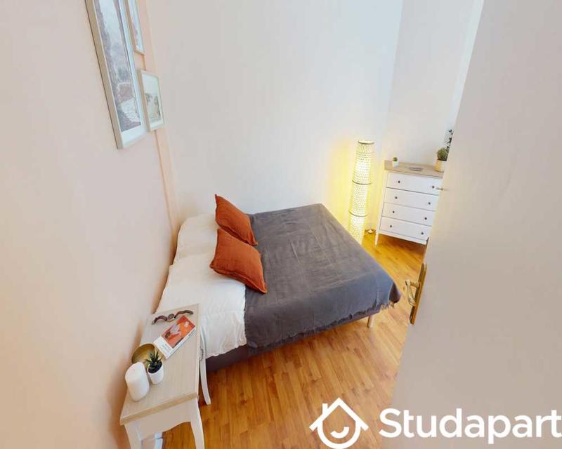 Chambre - 57 m² - 1 pièce