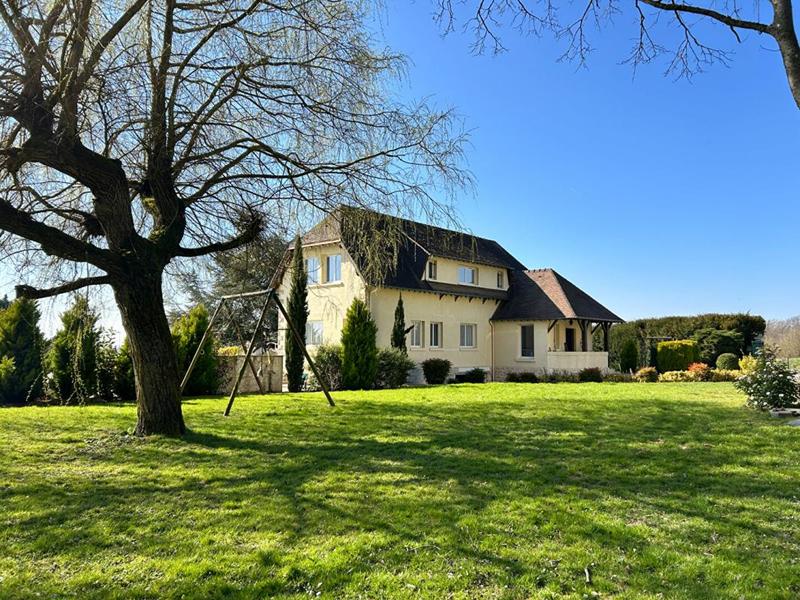 Maison - 180 m² - 7 pièces