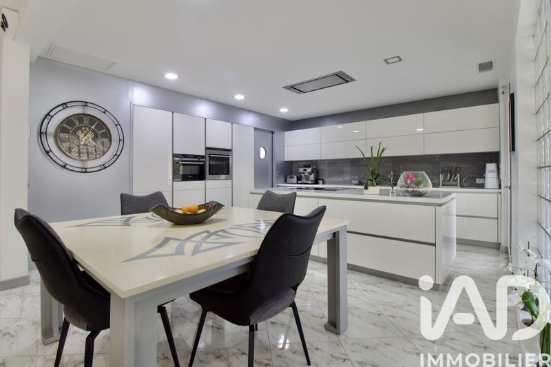 Maison - 145 m² - 5 pièces