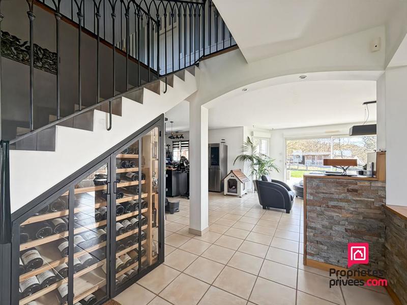Maison - 186 m² - 5 pièces