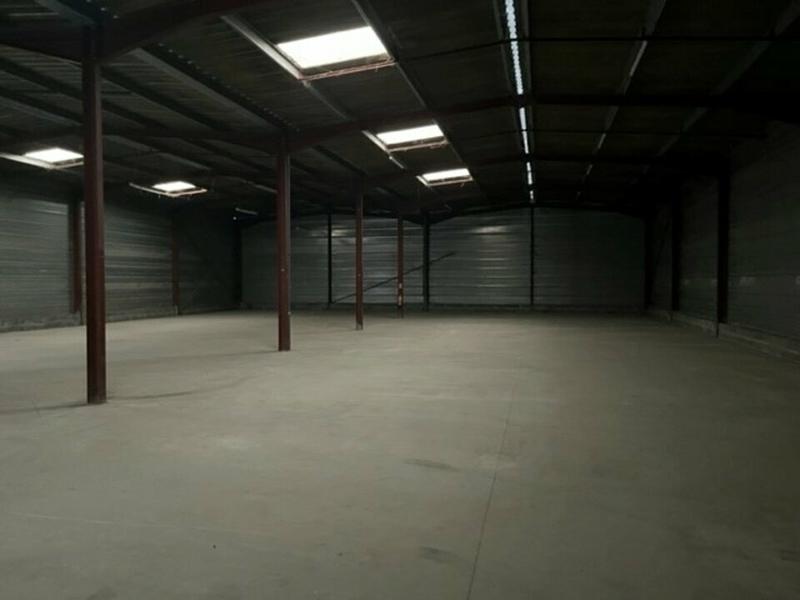 Local d'activité / Entrepôt - 850 m²
