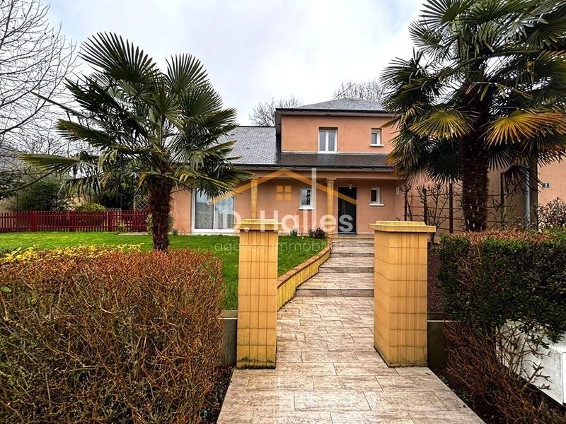 Maison - 162 m² - 8 pièces