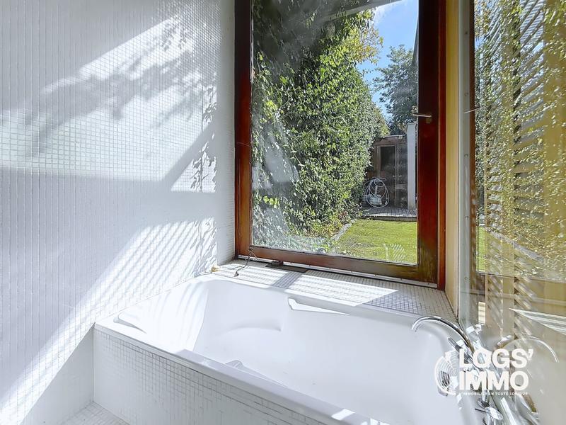 Maison contemporaine - 245 m² - 7 pièces