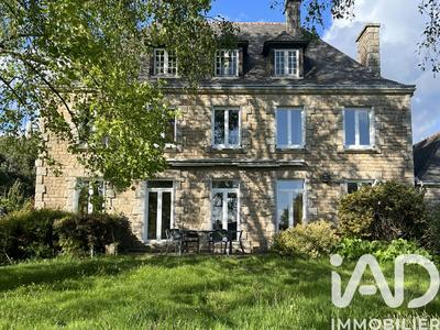 Maison - 200 m² - 8 pièces