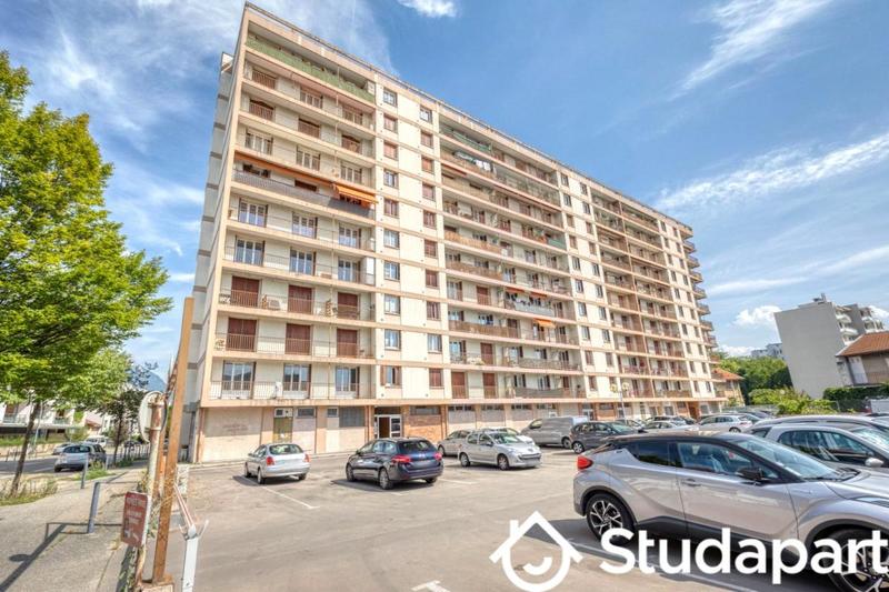 Appartement - 93 m² - 4 pièces