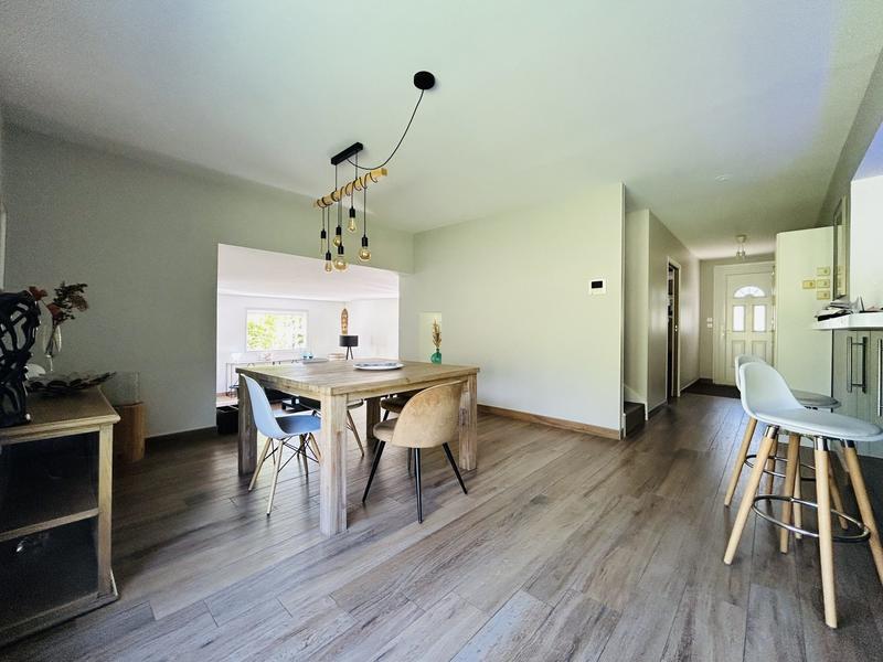 Maison - 250 m² - 8 pièces