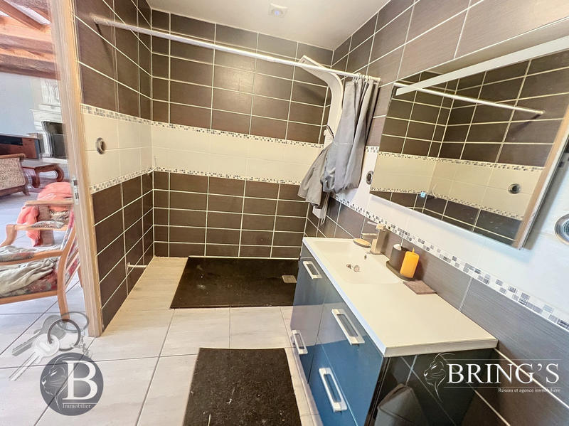 Maison - 200 m² - 6 pièces