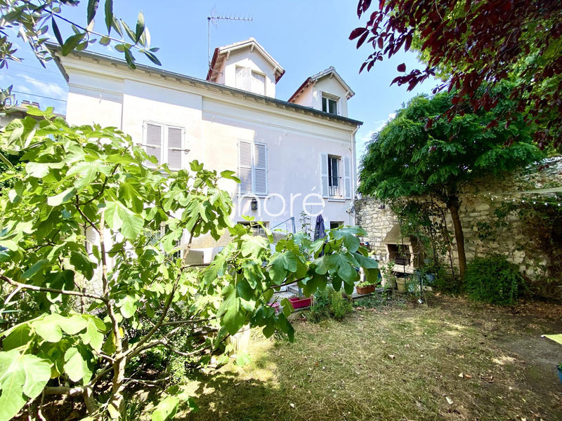 Maison - 200 m² - 8 pièces