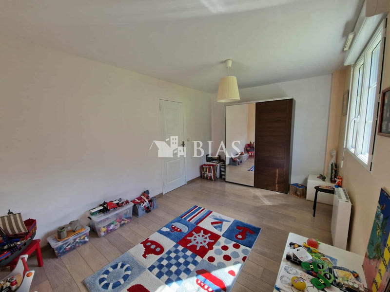 Maison - 218 m² - 8 pièces