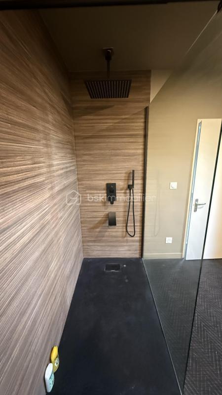 Atelier d'activités - 166 m² - 5 pièces