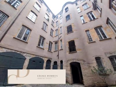 Appartement - 160 m² - 4 pièces