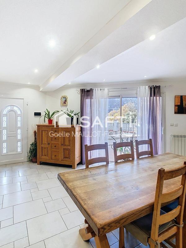 Maison - 143 m² - 6 pièces