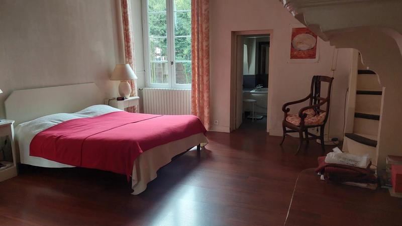 Maison traditionnelle - 341 m² - 12 pièces