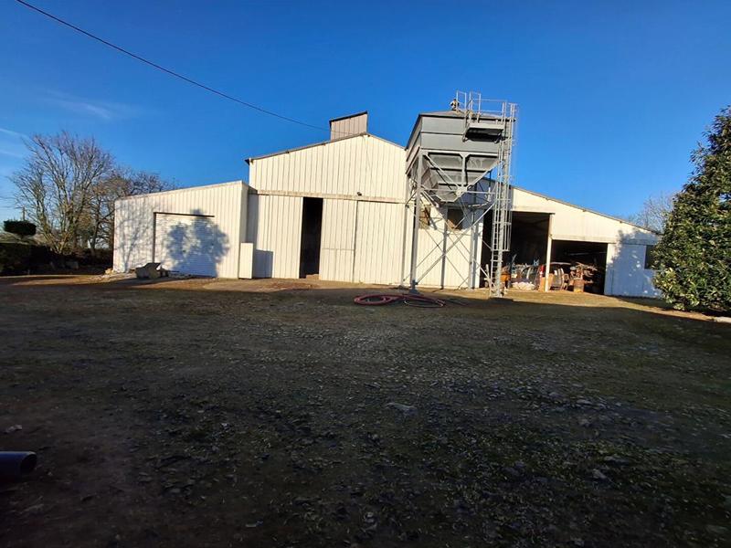 Maison - 230 m² - 8 pièces