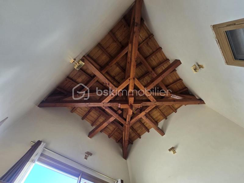 Maison traditionnelle - 250 m² - 5 pièces