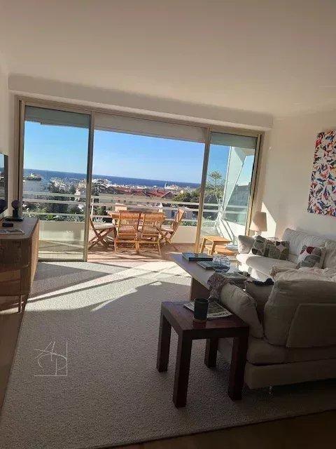 Appartement - 65 m² - 2 pièces