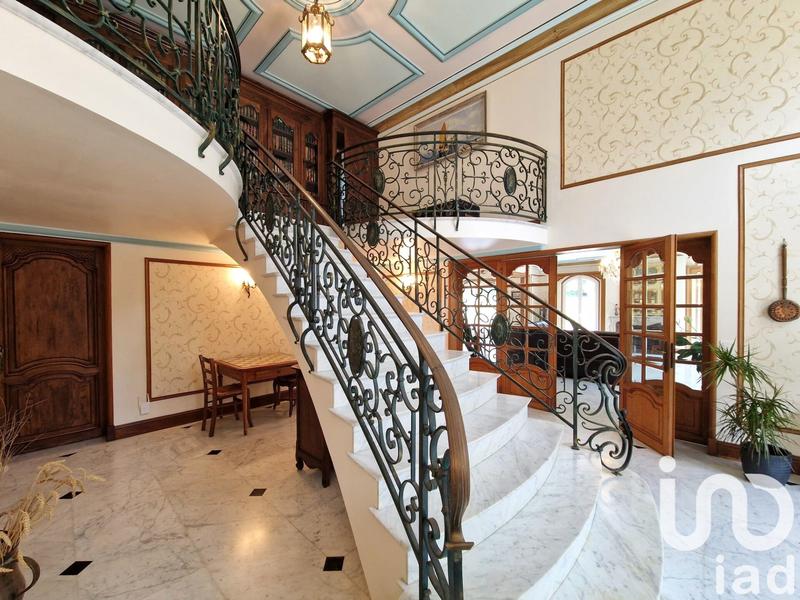 Maison - 349 m² - 6 pièces