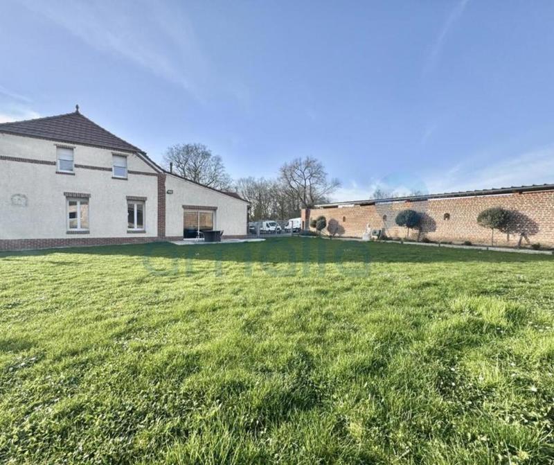 Maison - 245 m² - 8 pièces