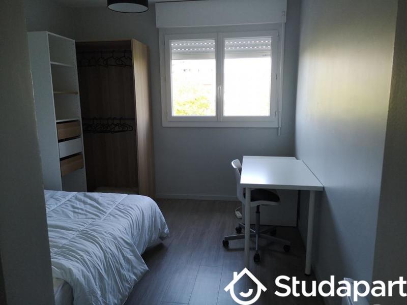 Chambre - 10 m² - 1 pièce