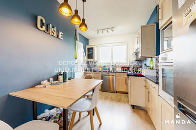 Chambre - 9 m² - 5 pièces