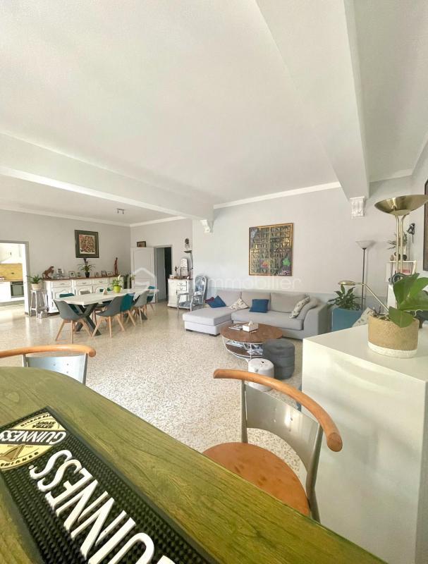 Demeure - 268 m² - 7 pièces