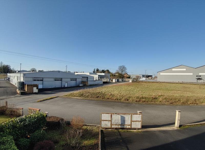 Entrepôt - 1 100 m² - 13 pièces