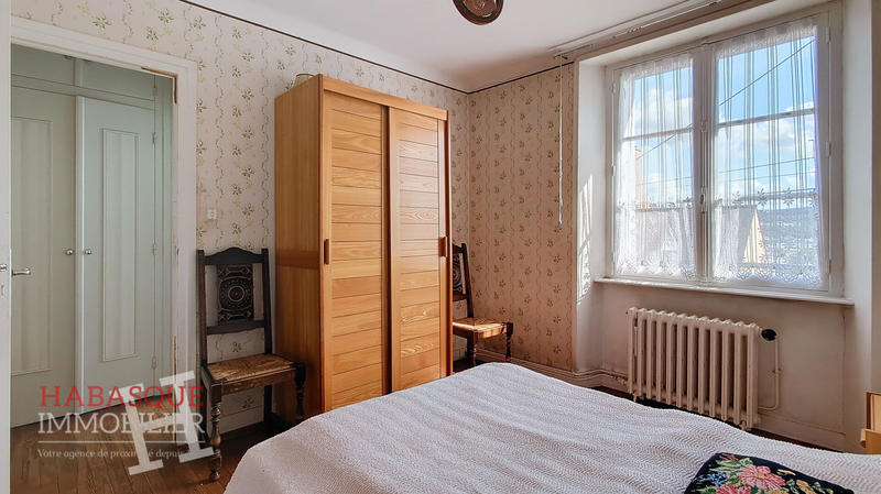 Maison - 93 m² - 7 pièces