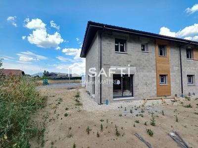 Maison - 98 m² - 5 pièces