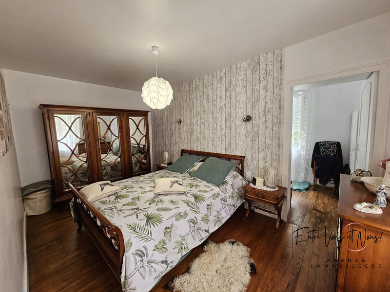 Maison - 313 m² - 13 pièces