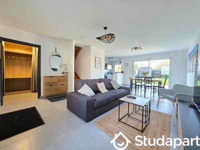 Maison - 90 m² - 5 pièces