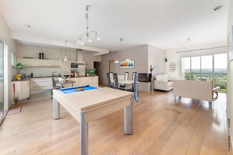 Maison - 185 m² - 7 pièces