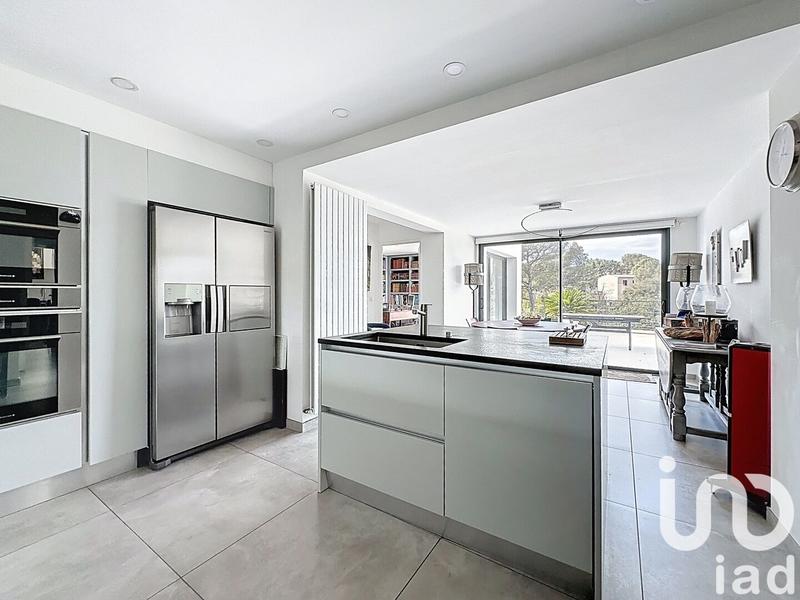 Maison - 247 m² - 7 pièces