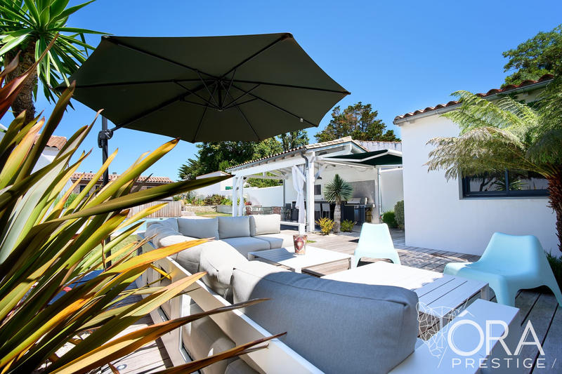 Maison contemporaine - 206 m² - 7 pièces