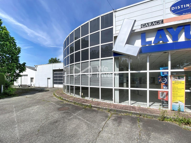 Local commercial - 1 900 m²