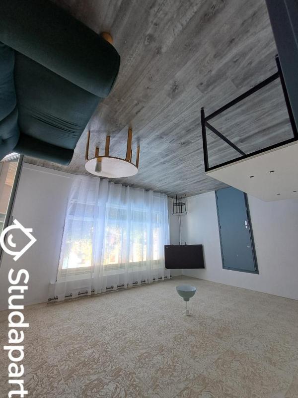 Chambre - 11 m² - 1 pièce