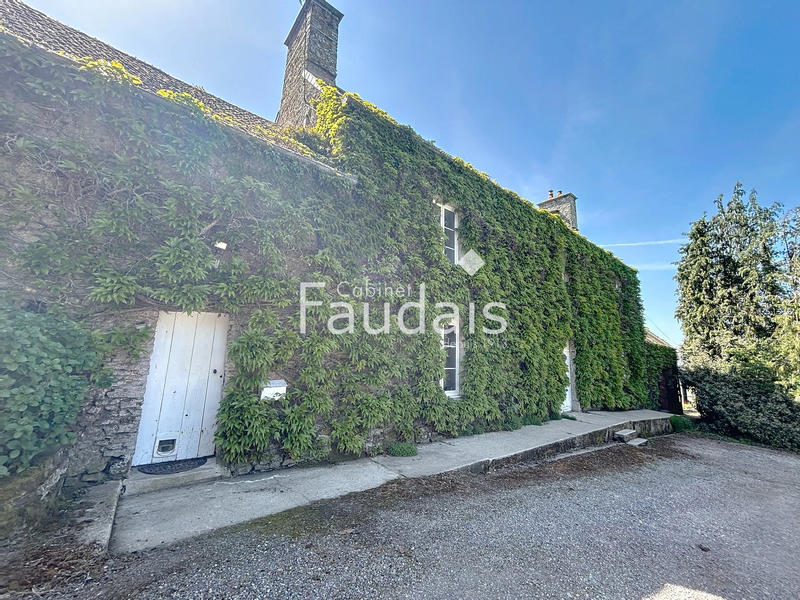 Maison - 282 m² - 7 pièces