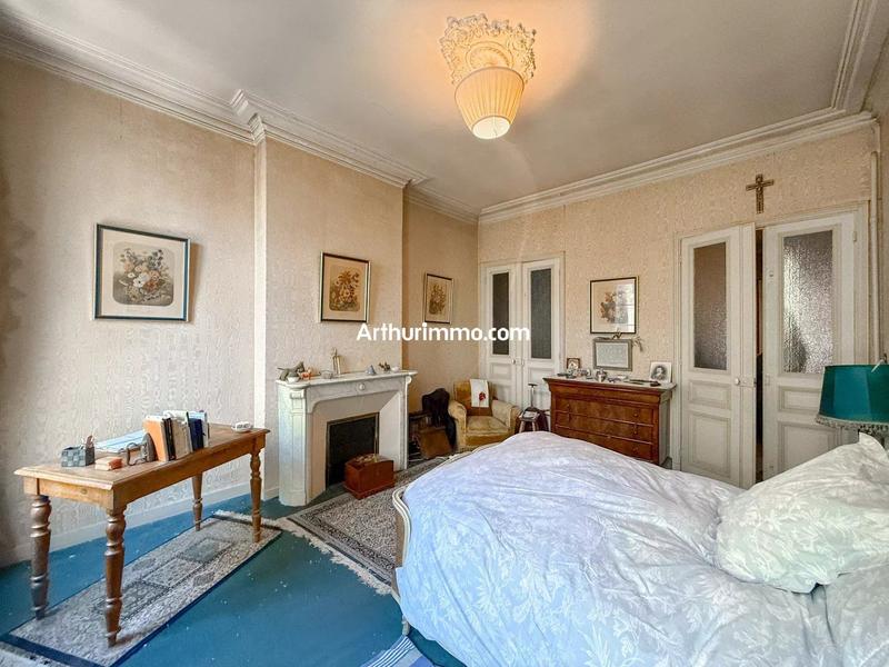 Appartement - 200 m² - 6 pièces