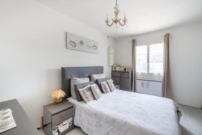 Appartement - 140 m² - 6 pièces