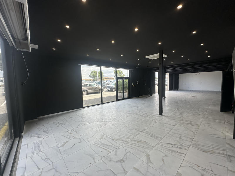 Local commercial - 560 m²