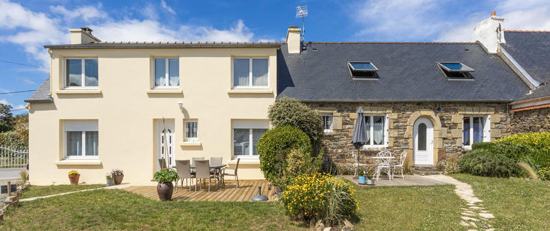 Maison - 240 m² - 14 pièces