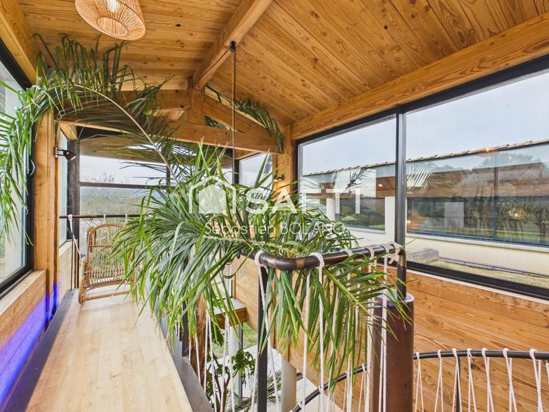 Maison - 231 m² - 5 pièces