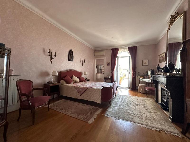 Appartement - 175 m² - 5 pièces