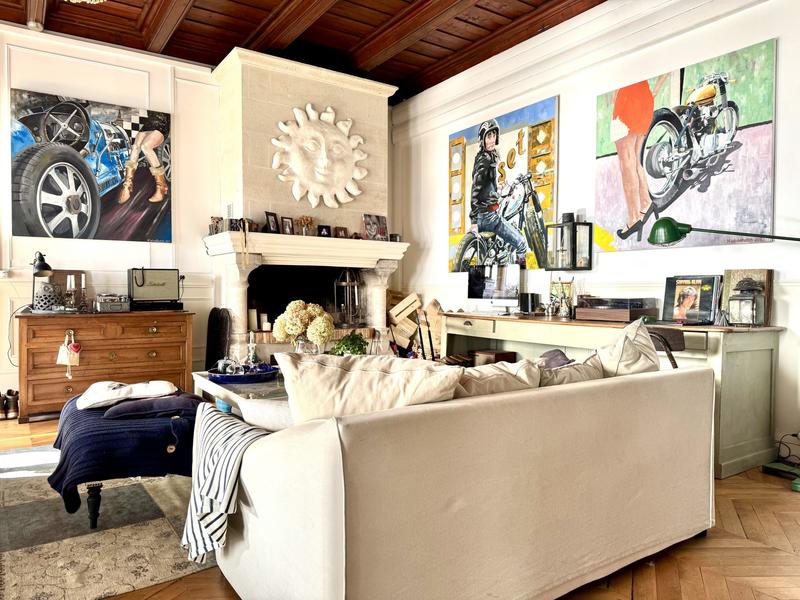 Appartement - 206 m² - 6 pièces