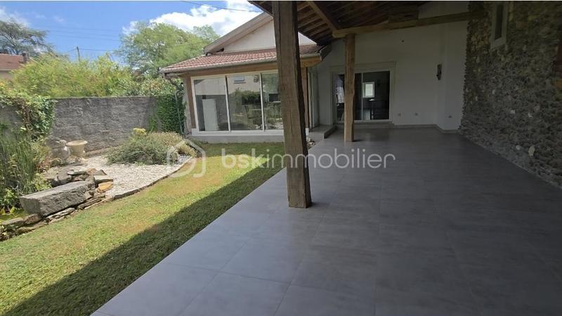 Propriété - 261 m² - 7 pièces