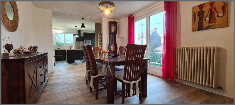 Maison - 95 m² - 5 pièces