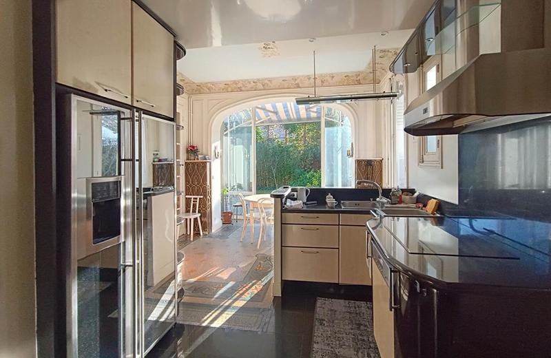 Maison - 299 m² - 10 pièces