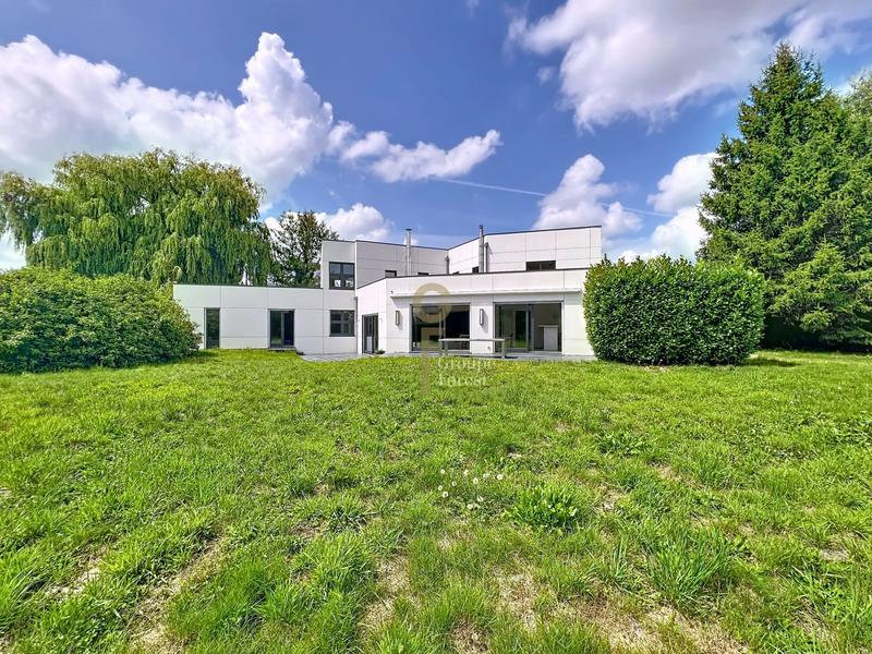 Maison - 231 m² - 6 pièces